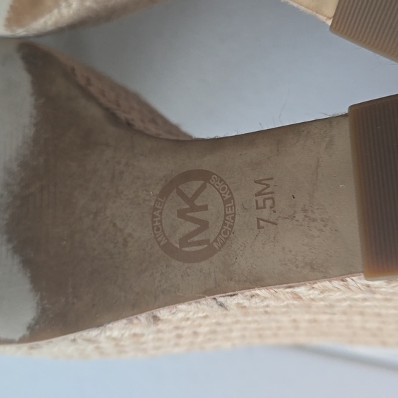 MICHAEL KORS Kimberly Logo and Leather Wedges Sandals Vanilla Cream Shoes Sz 7.5 - Picture 15 of 16